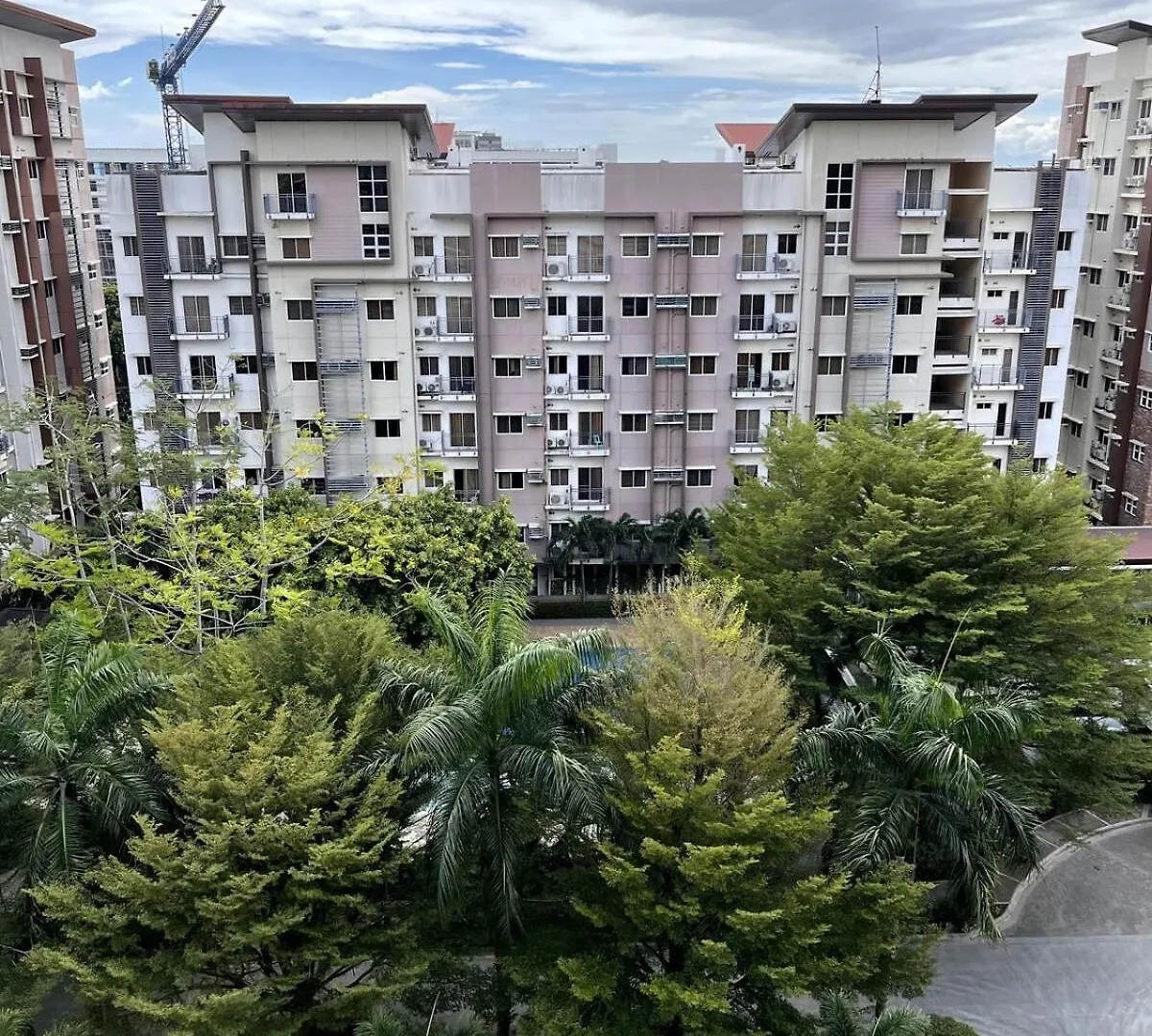 Ξενοδοχείο με διαμερίσματα Studio Condo With Wifi And Netflix Davao City